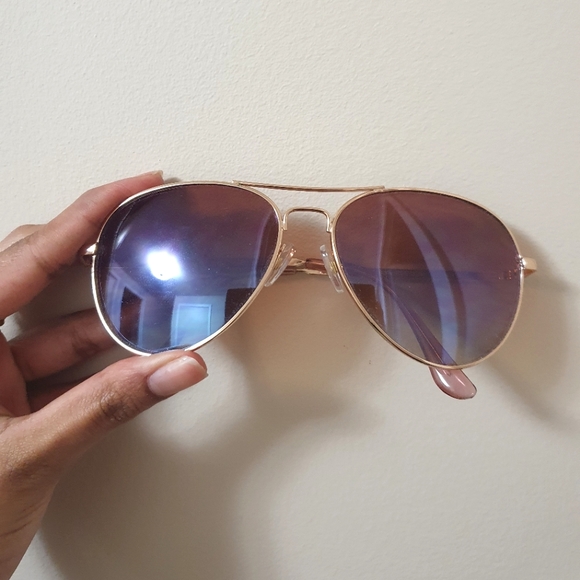 Quo Rose Gold Aviator Sunglasses - Picture 1 of 2
